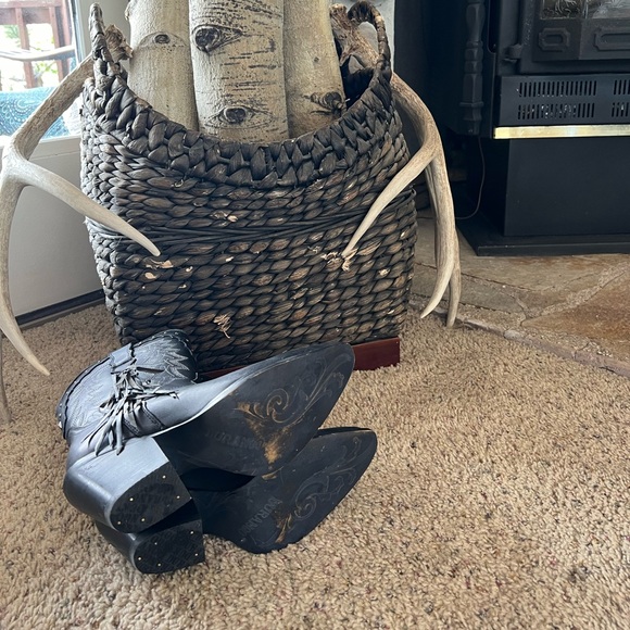 Durango boots size 6.   Like new. - Picture 3 of 3